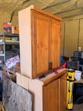 3 nice cabinets and 1 bottom cabinet 1