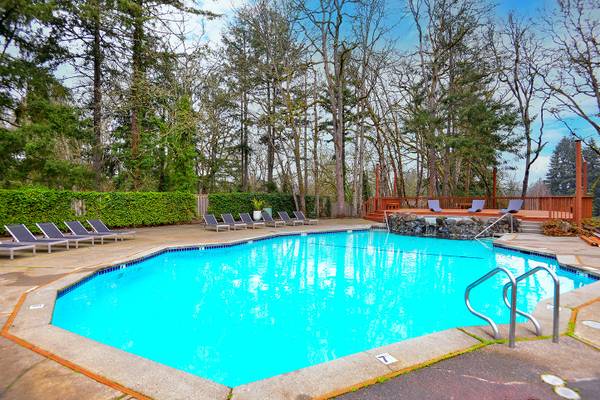 $1,959 / 2hab - 968ft2 - Patio/Balcón Privado, en Lakewood WA, 2/hab (8200 Bridgeport Way Southwest, Lakewood, WA)63688296352643120