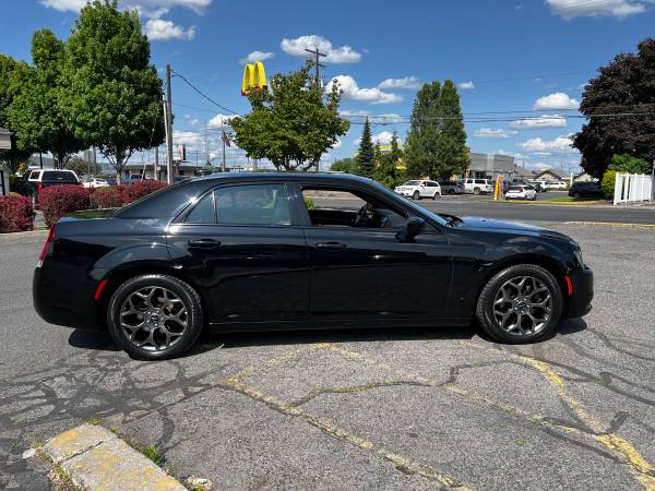 2018 Chrysler 300 S Awd muy limpio - $7,999 (Spokane)63613040198403121