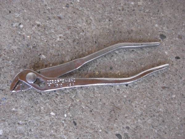 Tiny pliers 1