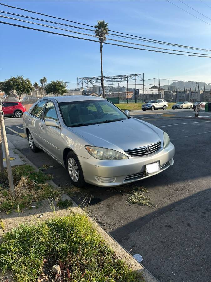 2006 Toyota Camry LE Sedan 4D