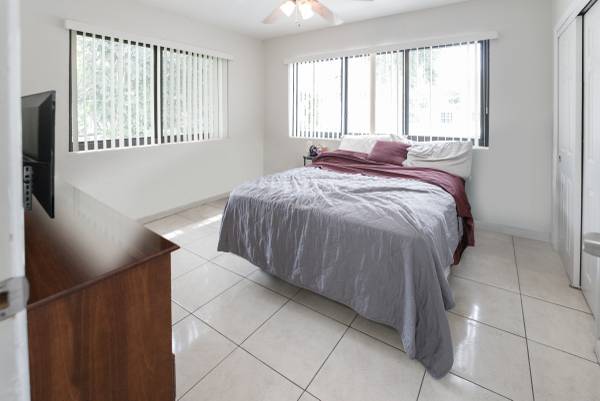 $675,000 / 4br - 1719ft2 - FOR SALE: DUPLEX (2 beds/1 bath each) in LITTLE HAITI (Miami)64049278231043122