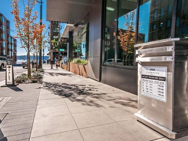 $1,848 / 1br - 426ft2 - 24-hour Concierge Service, Preferred Rooftop Bar Seating (Steps Away From The Pike Place Market & All Seattle Gem)63862288695681122