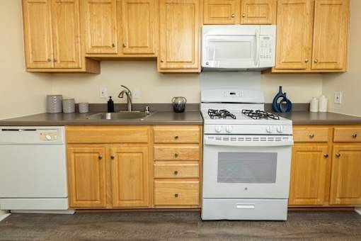 $1,735 / 2br - 950ft2 - 2 BD, Estacionamiento fuera de la calle, Admite mascotas (24 Colony Hill Ct, Baltimore, MD)63694591227139123