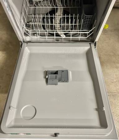 New White GE Dishwasher 24” - $325 (Lodi, Ca.)63471204059009124