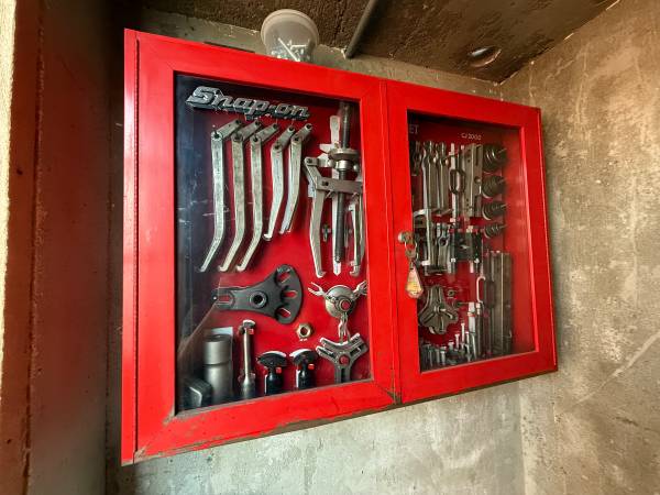 Snap On Master Puller Set w-cabinet CJ2000 1