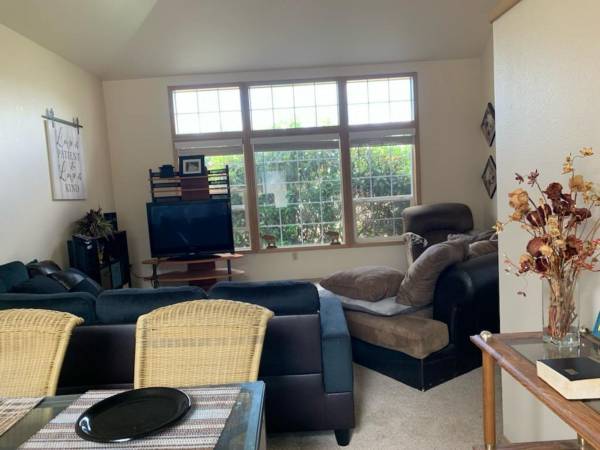 $1,150 / 4br - 2000ft2 - house mate wanted (RENTON)63688352158721122