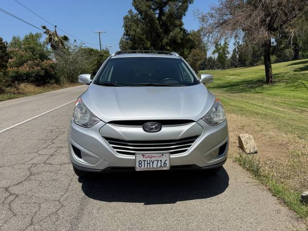 2012 HYUNDAI TUCSON GLS. PLATA. - $6.499 (Sun Valley)63470893726721122