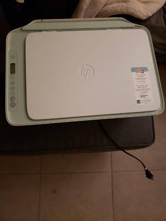 HP printer, this $20 you will need to buy your own ink most likely.... 1