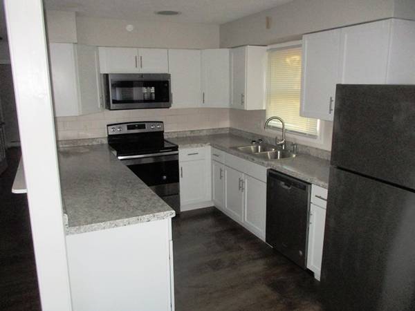 $980 / 2br - Large 2 Bedroom Normal (204 Shelbourne)64018615028481121