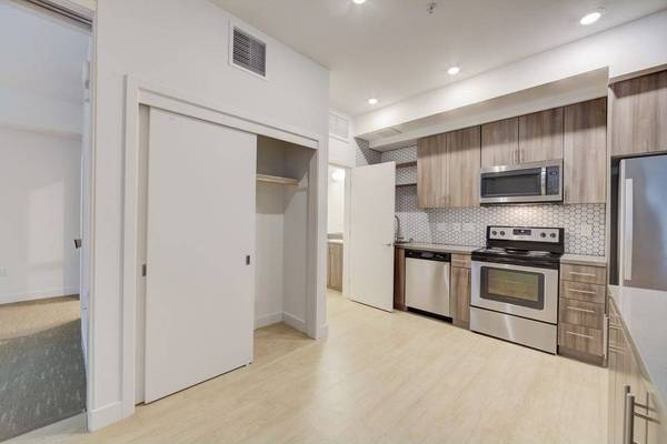 $1,590 / 2br - Cozy Studio Apartment – Efficient and Inviting (Manchester)63656212305027121