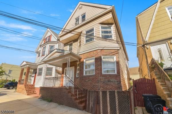 The Perfect Home -  Multi-Family Home in Harrison Town. 5 Beds, 3 Baths 1