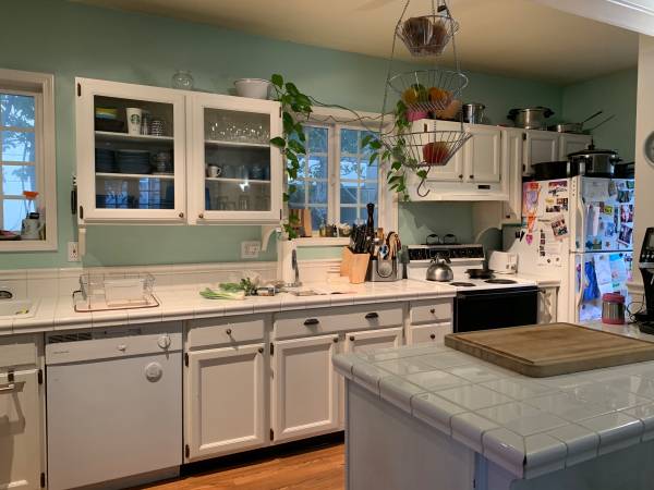 $950 Room w/private bath in shared Capitol Hill Craftsman home63885125440385123