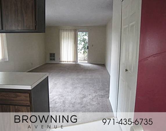 Quiet Salem 2B - Off-Street Parking, Updated Throughout, Vibrant Area 1
