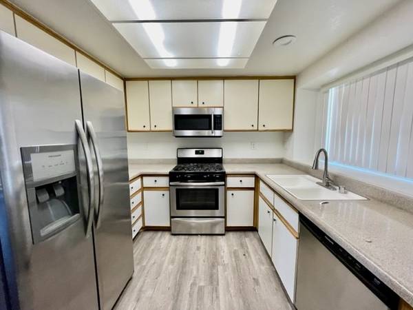 $2,095 / 2br - Remodeled 2 Bedrooms Bermuda Dunes Riviera (bermuda dunes, indio, palm desert, la quinta)63686209544449124