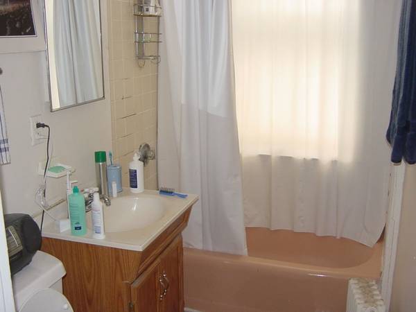 $2,600 / 2br - 725ft2 - second floor condo inc Heat+HW steps to pubs and restaurants. Av. Now! (Allston - near Harvard Ave.)63620423386499124