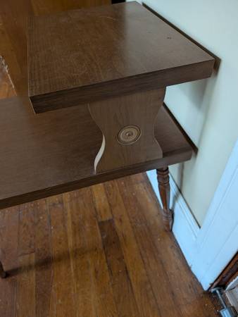 Retro lamp table - $10 (Anniston)63440260675971121