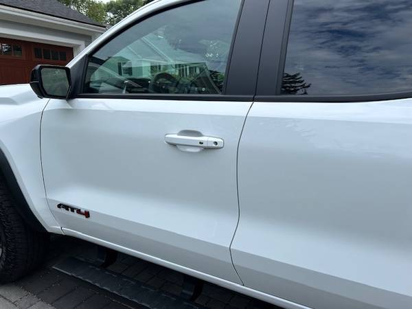 2024 GMC Canyon AT4 - Solo 750 millas - $43,00063618143061891122