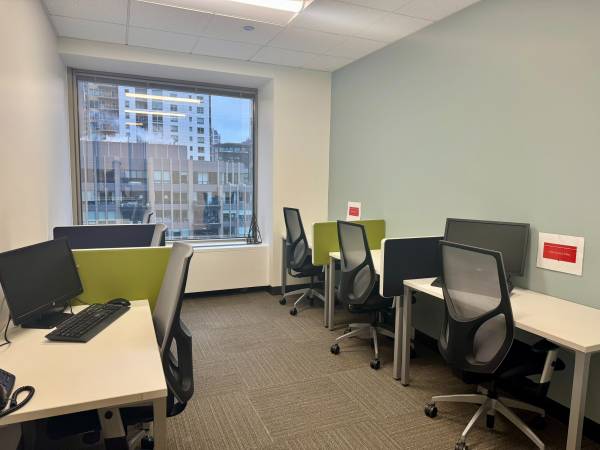 $249 Coworking Desk AVAILABLE on Michigan Ave! 24/7 Access! (Chicago)63960009694851120