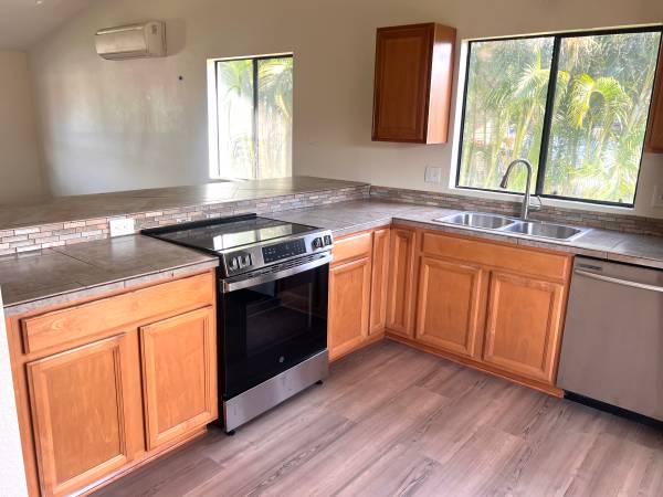 $4,000 / 3br - 1100ft2 - Updated 3 bed 2 Bath Home in N Kihei. Available Now! (Kihei)63939529340931124