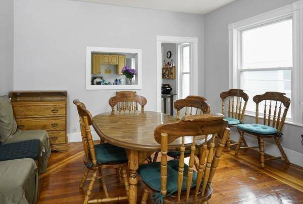$1,160 / 1br - Davis Square 4 min. walk to T station No Broker Fees, (10 cutter ave.) (Somerville)63996548021379124