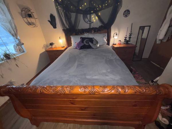 4 Piece Queen bedroom set 1