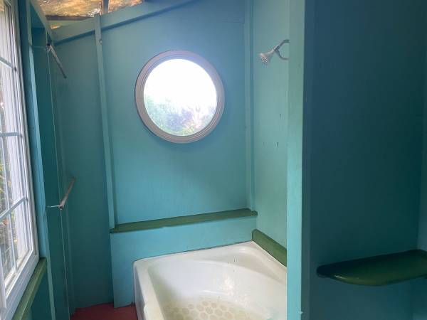 $1,600 / 1br - Rustic 1-bedroom country home (Huelo, near Twin Falls, Haiku)63939396942722124
