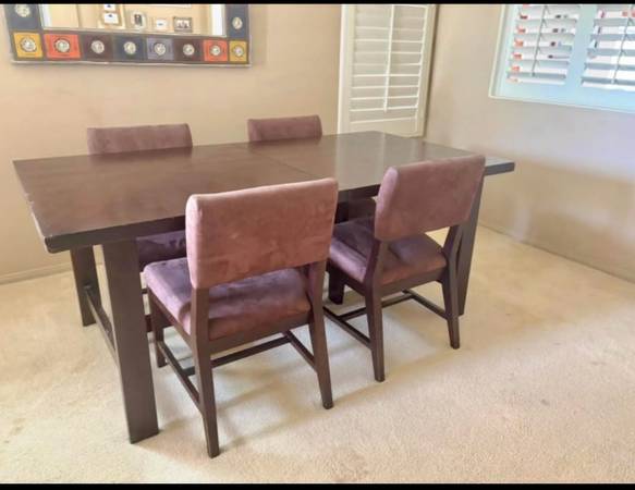 Solid Wood Expandable Dining Table – Dark Espresso Finish 1