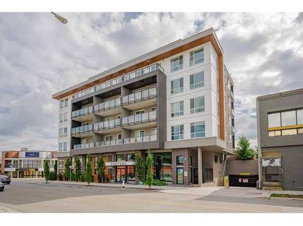 2 bed, 2 bath condo offers a bright, open layout with 9-ft ceilings 1