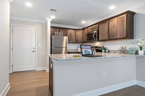 $2,095 / 1br - 762ft2 - ¡HOGAR FELIZ EN RAINBOW! (CHESTER)63806863008897122