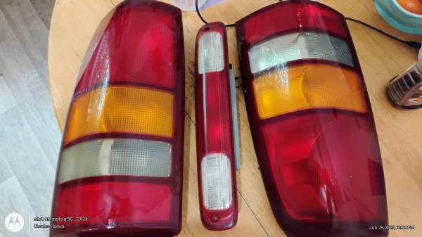 Brake light assembly includes 3rd brake 1
