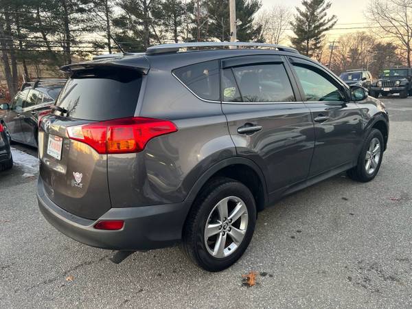 2015 TOYOTA RAV4 XLE AWD, EFICIENTE EN COMBUSTIBLE, CÁMARA DE REVERSA, ENTRADA REMOTA, POTENCIA - $16,995 (Lowell MA 978-761-5843)63615352637955124