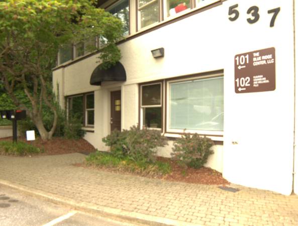 $3,062 / 1225ft2 - Ready to Go - Full Service Downtown Asheville Office (Asheville)64029210843777121