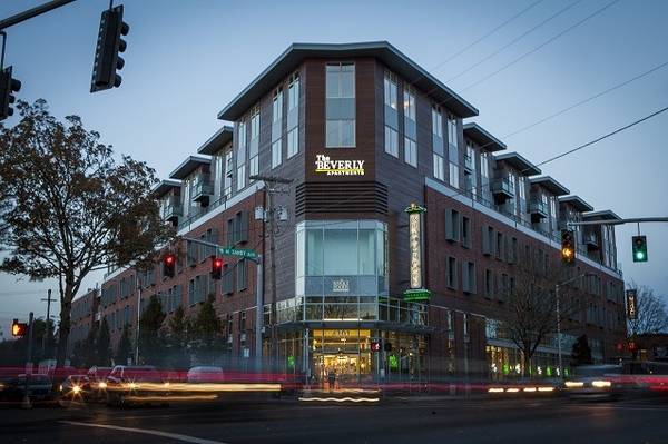$1,933 / 1br - 698ft2 - Come See For Yourself! This Community is Wonderful! Dreamy One Bedroom (NE Portland, PDX, Grant Park, Hollywood)63777293510401120