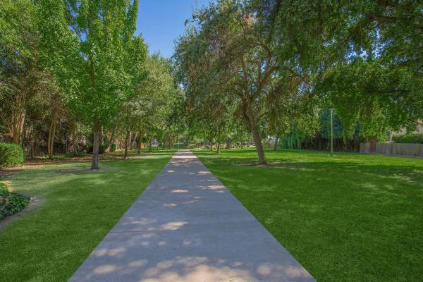 $2,470 / 2br - 1230ft2 - Fácil acceso a tiendas, gestión en el lugar, 2/hab (54 Quay Court, Sacramento, CA)63844739021953121