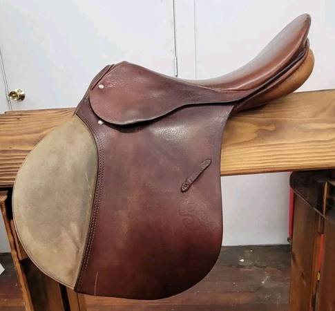 Silla de salto Stubben Siegfried 31 de 17,5" - $300