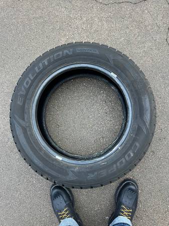 Cooper Evolution Winter tires 225/60R17 1