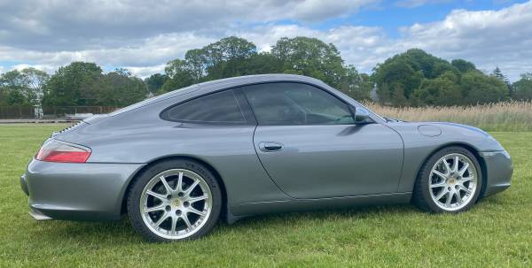 Porsche 911 Carrera Coupé de 6 velocidades del 2002 - $31,000 (Essex)63470891776257121