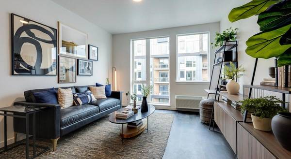 $3,790 / 2br - 904ft2 - Impressive 2 BR/2 BA with Cascade Mountain Views, Roof Decks with (Redmond)63852482051843120