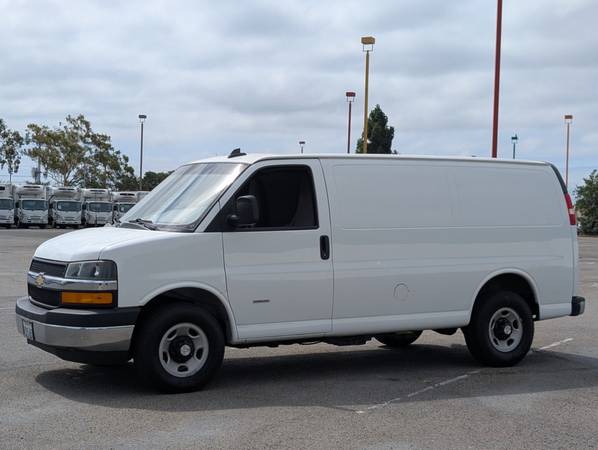 2018 Chevrolet Express 2500 Camión Chevy Van de Carga Duramax DIÉSEL - $16,889 (FAM Vans Inc)63471062934787121