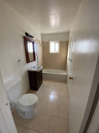 $1375.00 / 2br - 950ft2 - Casa de Oro63859498000515123