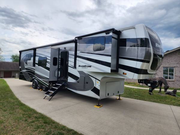 2023 Forest River Riverstone Legacy 42FSKG Toy hauler 1