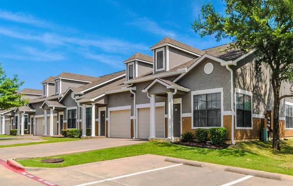 $2,000 / 3br - 1256ft2 - ¡Permítanos mostrarle la casa de sus sueños! Recorra nuestro modelo de 3 habitaciones, 2 baños! (Dallas - South Dallas)63867602818433123