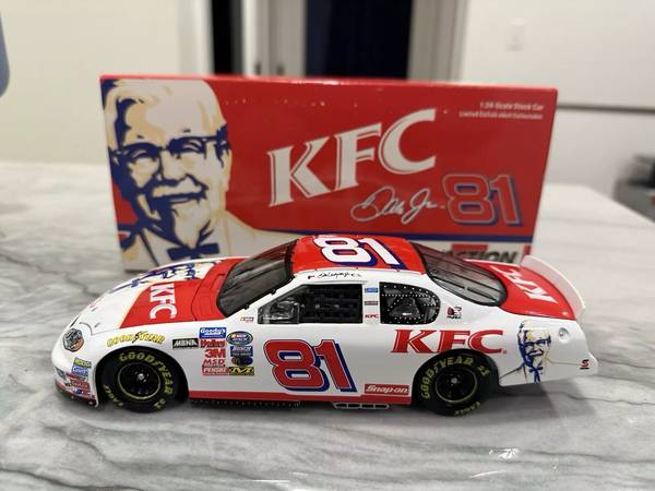 Dale Earnhardt Jr 2004 KFC Nascar 1/24 Diecast Action #81 1