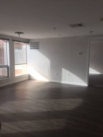 $2,525 / 2br - 1140ft2 - Fitness Center, On-site Management, Online Payments Available (180 Woodbury St, Manchester, NH)63931924475650123