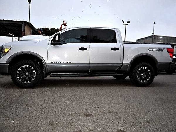 2018 NISSAN TITAN CREW CAB PRO-4X PICKUP 4D 5 1/2 FT - $26,99563440787690241123