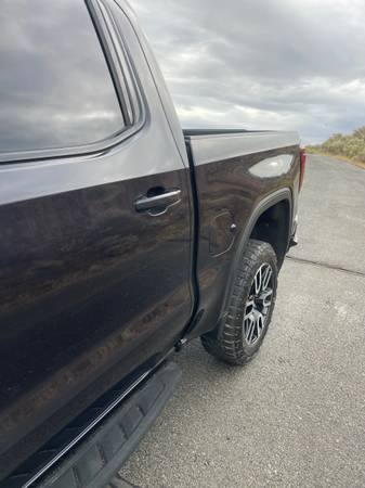 Sierra 1500 AT4 usada de 2022 con paquete premium AT4 - $51,500 (YAKIMA)63436934045185124