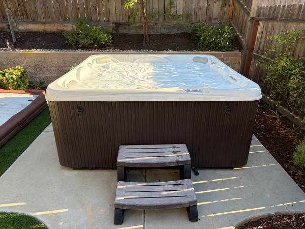 2019 Hot Spring Hot Spot Relay 6-Person Spa / Hot Tub - Works Great - 1