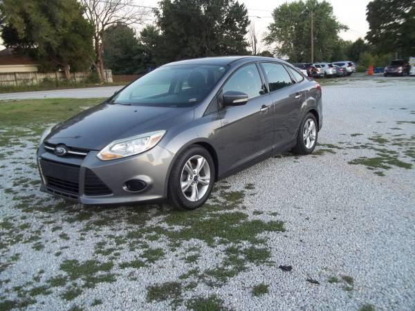 2014 Ford Focus SE Sedan//SHARP!! 1
