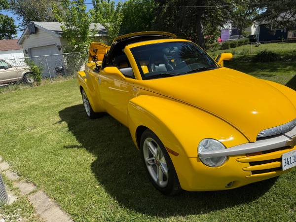Chevrolet SSR V8 - $18,00063612095264515121